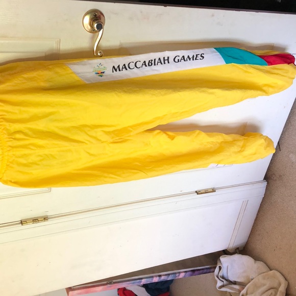 Cute//vintage 90’S yellow joggers!! - Picture 3 of 5